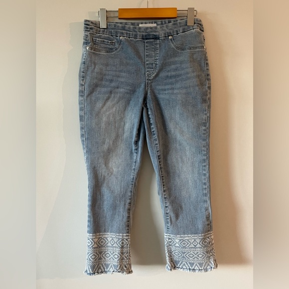 Tribal Audrey mid rise straight capri with embellished hem - Picture 2 of 4